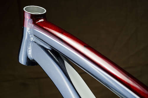 Custom paint job.
YT industries Wicked 150 ltd - '2012
Top tube detail
Glossy varnished candy sweeties