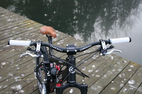 The Chromag equipped cock pit of the Knolly