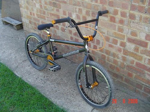 How much should a bmx bike weigh best sale