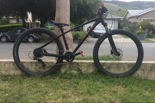 2020 Specialized Pitch black and red For Sale