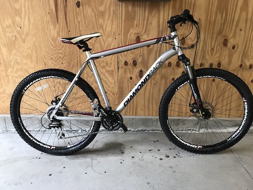 2016 XL Diamondback Axis xe 27.5 Mountain Bike For Sale