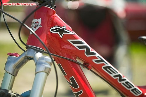Nifty head tube junction.