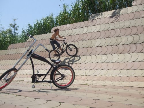 marc learning wallrides with my bike,and i learn to ride wallrides with that chooper
