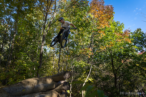 Air DH, Whip-Off and Best Trick durant le Marmota Fest 2021. Quebec City Mountain Biking. Rider: Nathan Compartino.
