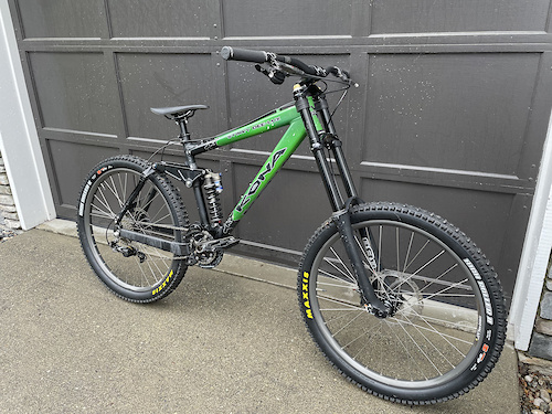 1999 Kona Stinky Dee - Bicycle Details - BicycleBlueBook.com