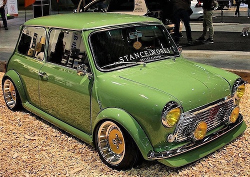 Nice Mini, although not keen on the wheels and decal on the windscreen. Apart from that, it looks good.