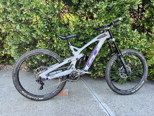 Gt downhill 2025 bikes for sale