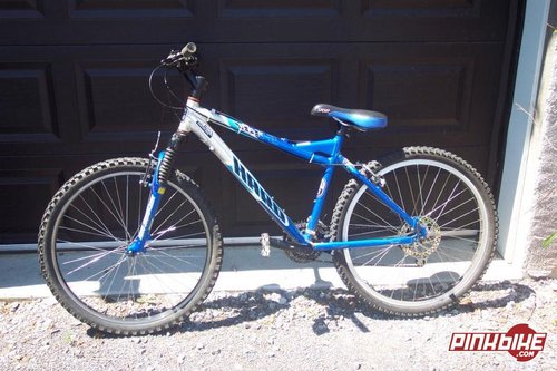 Haro v2 2025 mountain bike