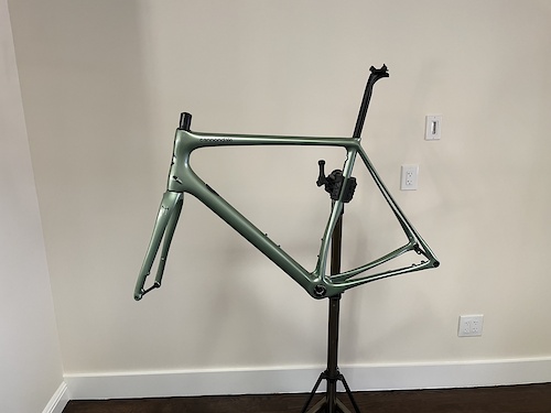 Road bike frame for sale outlet olx