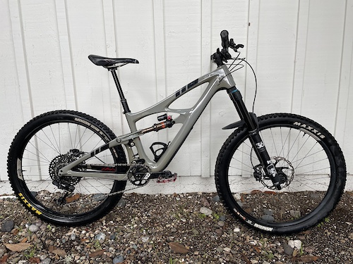 Used enduro mountain bikes shop for sale