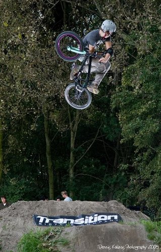 Nicky with a smooth three invert table