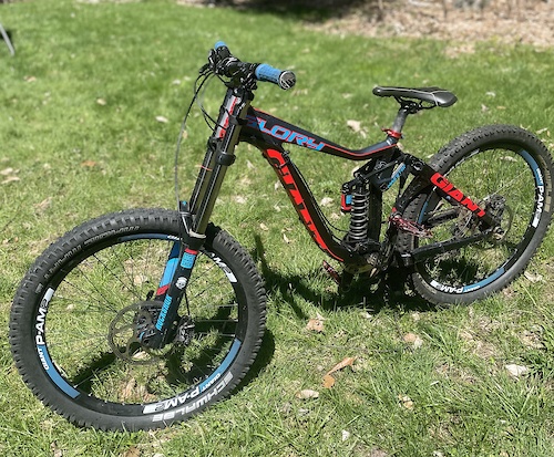 Results for giant glory Downhill Bikes For Sale Buy and Sell Used Downhill BikesPinkbike BuySell Search