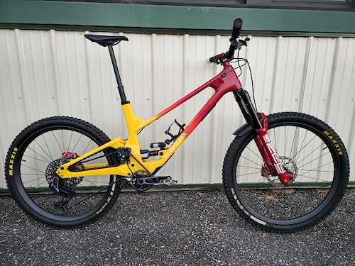 Used enduro mountain bikes for sale discount
