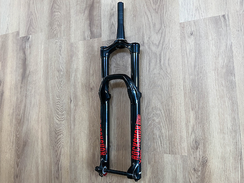 中古　RockShox YARI 15*110mm 160mm 27.5インチ Amazon.com : RockShox Yari RC Suspension Fork | 27.5