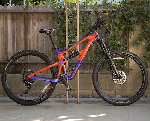 Intense Carbine 29 - Carbon Fiber 140-millimeter Trailbike