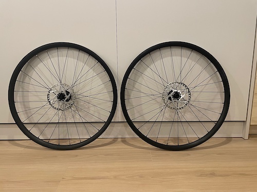 人気ショップ アウトレット新品 Tubeless 6-Bolt, Boondocks-5D Alexrims アイシャドウ