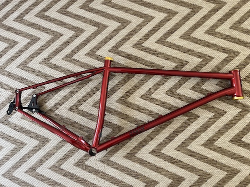 Kona ピスト　フレーム Mitsutomo Maeda | New! Unknown 650B Cruiser🏁 スローピングが
