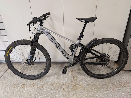 週末限定25万→22万MONDRAKER FACTAR 26インチ フルサス