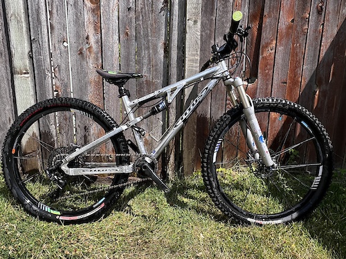 名品TITUSタイタス　ダウンヒルバイク　ROCKSHOX CHROMAG 2021 Chromag Rootdown Ti G1 Best Bike - Reviews, Comparisons