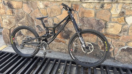 SANTA CRUZ V10.5 26 inch Sサイズ ダウンヒルバイク SANTA CRUZ V10] NEWモデル注文受付中！！