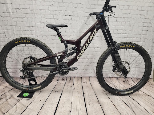 SANTA CRUZ V10.5 26 inch Sサイズ ダウンヒルバイク SANTA CRUZ V10.5 26 inch Sサイズ ダウンヒルバイク サンタクルズV10