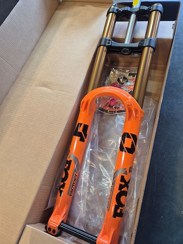 2019 ファクトリーシリーズ 40 フロート 29 203MM グリップ 2 2019 ファクトリーシリーズ 40 フロート 29 203MM グリップ 2 40 Rc2