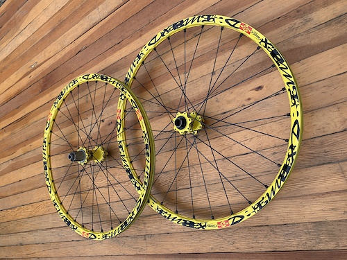 Mavic DeeMax Ultimate DH 157mm wheelset (1670) For Sale