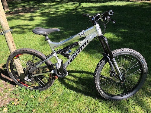 Downhill Bikes For Sale | Buy and Sell Used Downhill BikesPinkbike
