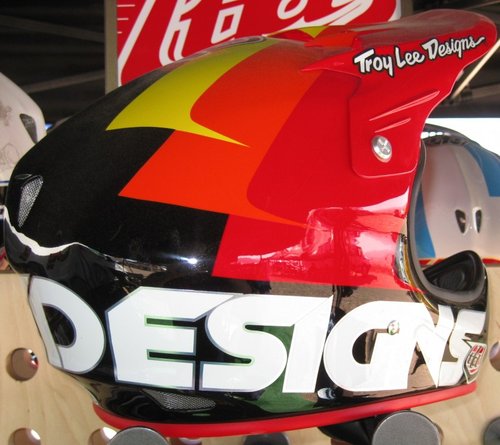 New Troy Lee D2 Graphics