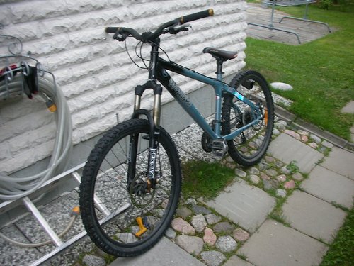 My other bike, for cruising, i dont really ride street or dirt, but i do sum random XC trips sumtimes:D