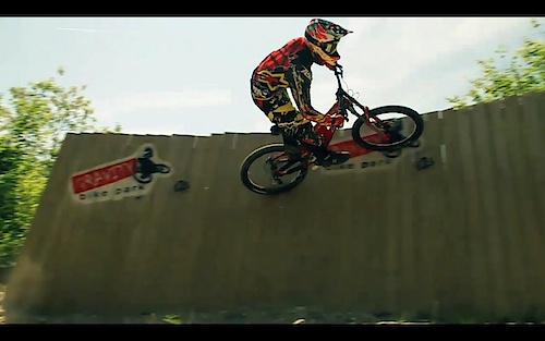 A Bike Movie screen shot.