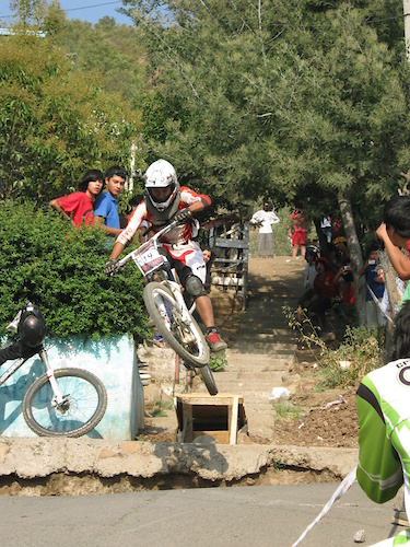 Musaraña winning DH Race in his category.