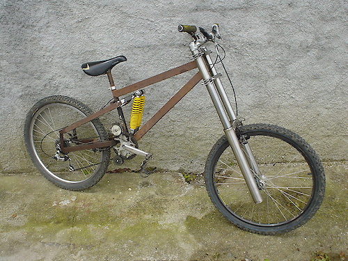 Bike para a época de 2011 haha
(foto tirada da net)