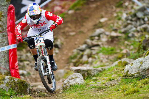 Smith did turn in an exceptionally fast qualifying time, beating out a determined Gee Atherton for second in qualifying.