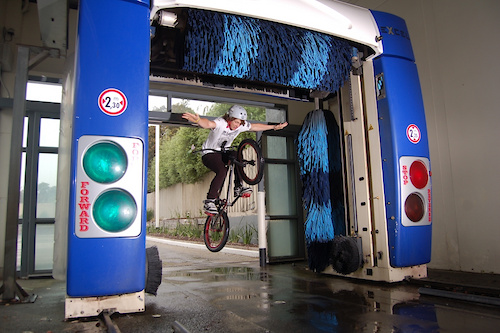 Tyson doing a huge hop Tuck No Hander in the Carwash across the road from Box Hill skatepark. Tyson kills it on a bike!
Yongnuo YN460-11 external flash at 6/7 power to the right.