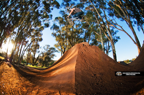 New Pic of the Week on http://bmeggs.webgarden.com/
Throw Back Thursday with Wayne.
270 Table at Gums in 2008

-©EP