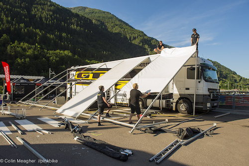 Building the pits on the big rigs is an all hands on deck kind of thing; GT's build takes about 90 minutes.