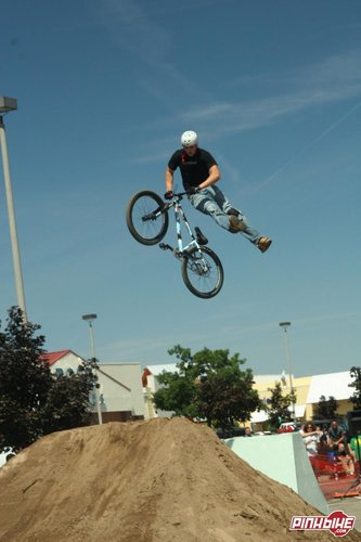 Phil Sandbaum- Jumpmaster flex- guys look hotter on bikes