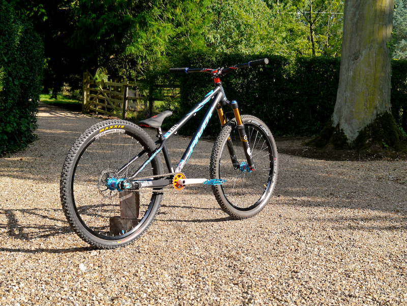 2013 Pivot Point jump bike frame + extras For Sale