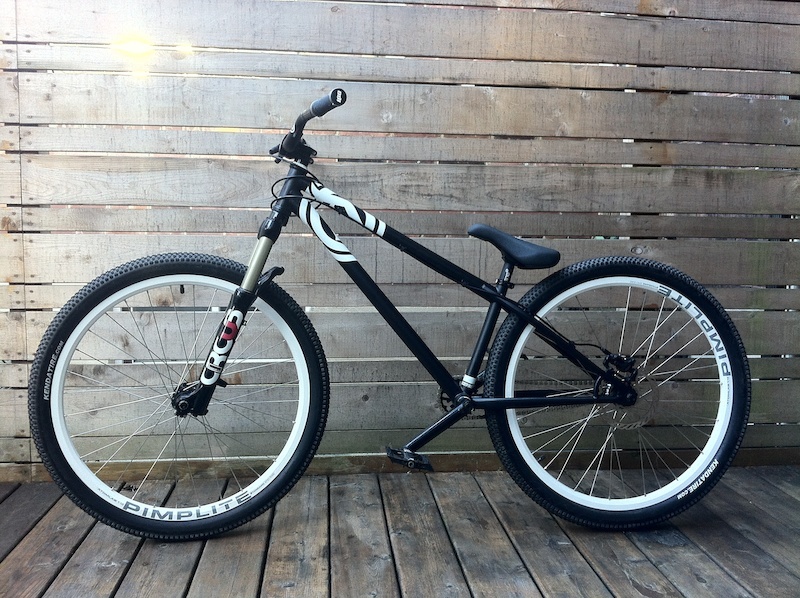 Nick's new Deity Cryptkeeper custom build done at ZM Cycle. Super light weight and Dialed.