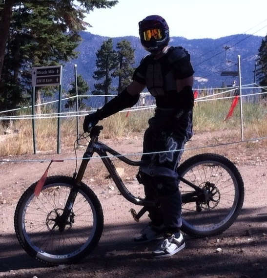 For reference;
5'9" rider on a lrg Operator 
Me and my long monkey arms/legs