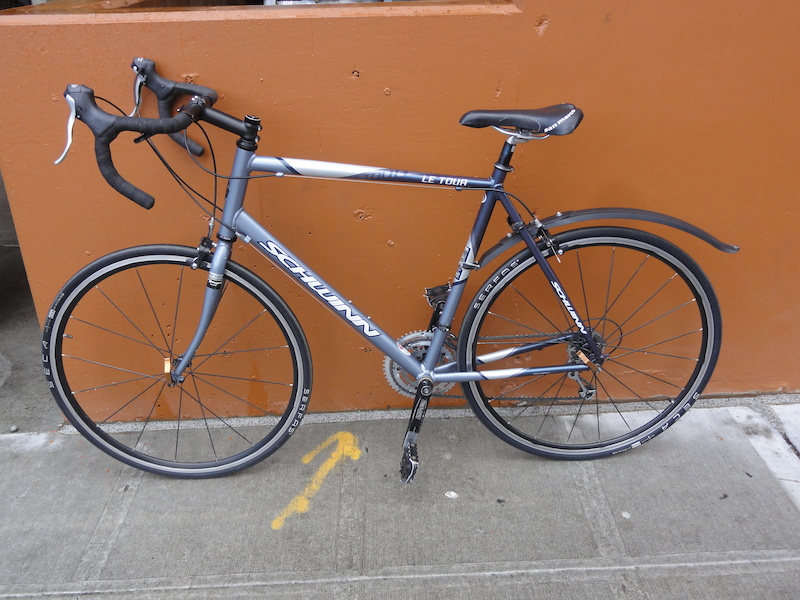 schwinn le tour gs road bike