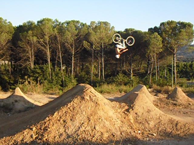 Backflip

Thanks to Fouriers Bike Components for support me www.fouriers-bike.com