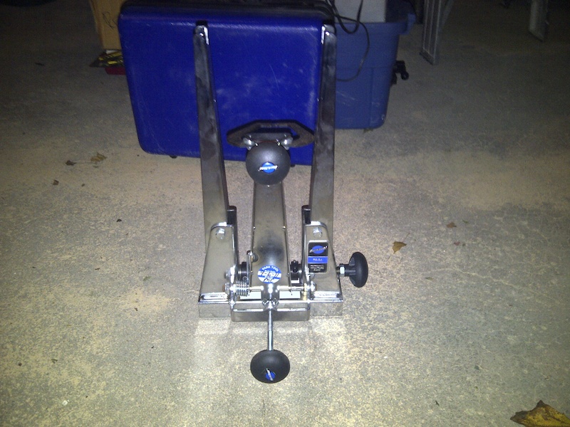 park tools wheel truing stand