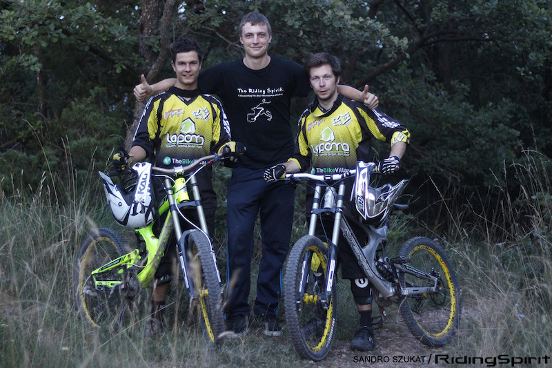 Teaser http www.pinkbike.com video 343205 This is a non supported documentary about the essence of biking filmed during a bike journey from Spain to Germany. Combining wonderful things like adventure sport people and music. Produced by Sandro Szukat - Ridingspirit.com