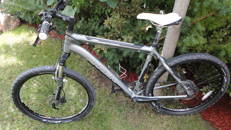 2011 Trek 4 Series - L For Sale