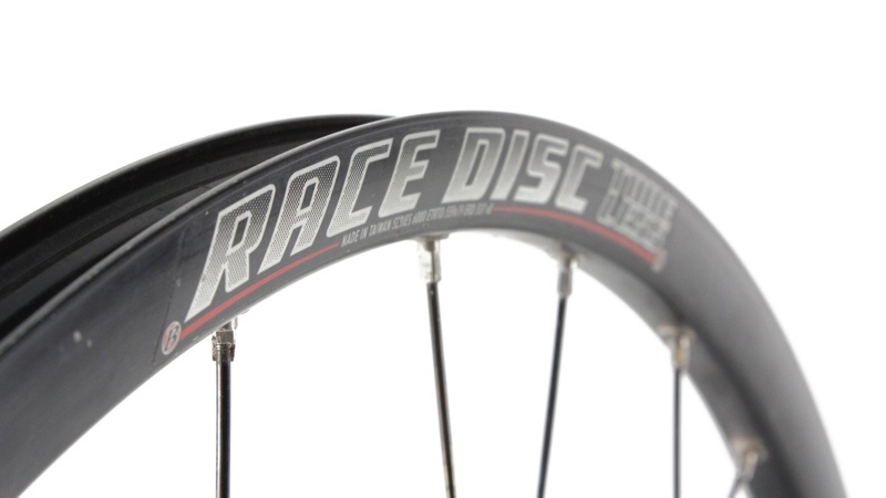 bontrager race lite tubeless 26