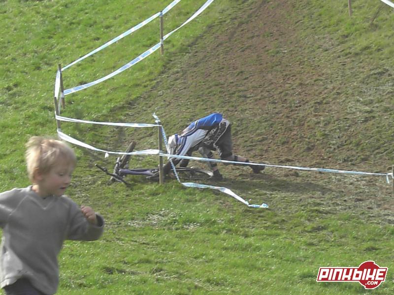 Guy falling off in the final field on the off camber!