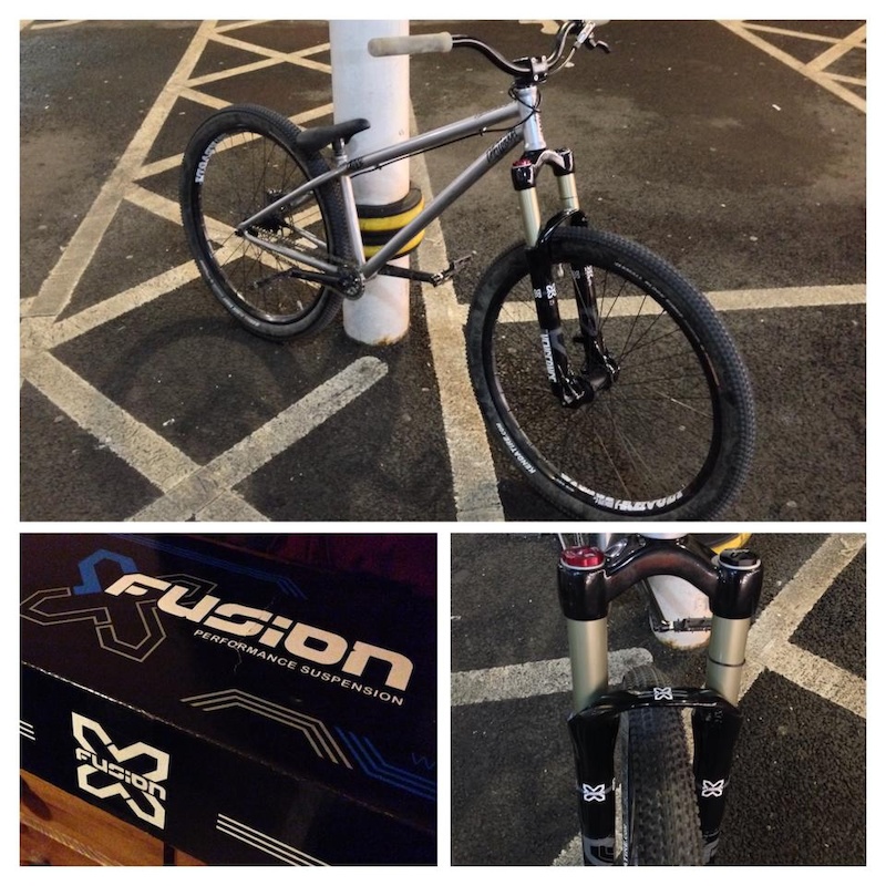 Fresh new team bike from Dartmoor bikes, with new X-fusion Vengeance forks set at 100mm.