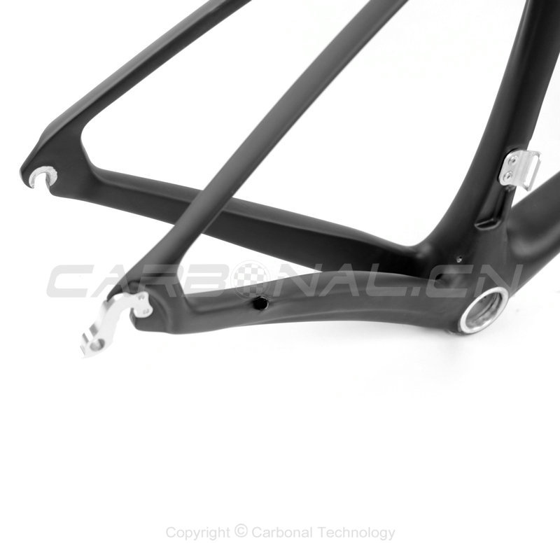 Model: PHantom SL

Material: T700 &amp; T800 Carbon Fiber

Finish: ud black matt or ud black gloss (optional)

Headset Size: 1-1/8", 1-1/2"

BB Type: BB86

BB Shell Width: 68mm / 86.5mm

Frame Size: 48 / 51 / 54 / 57cm

Frame Weight: 950+/-50gm (2.09 lbs) - 54cm

Fork Weight: 380+/-15gm (0.84 lbs)

Seatpost Weight: 210gm (0.46 lbs)

Seatpost Clamp: included

Dropouts: 130mm QR

Standard: EN14781